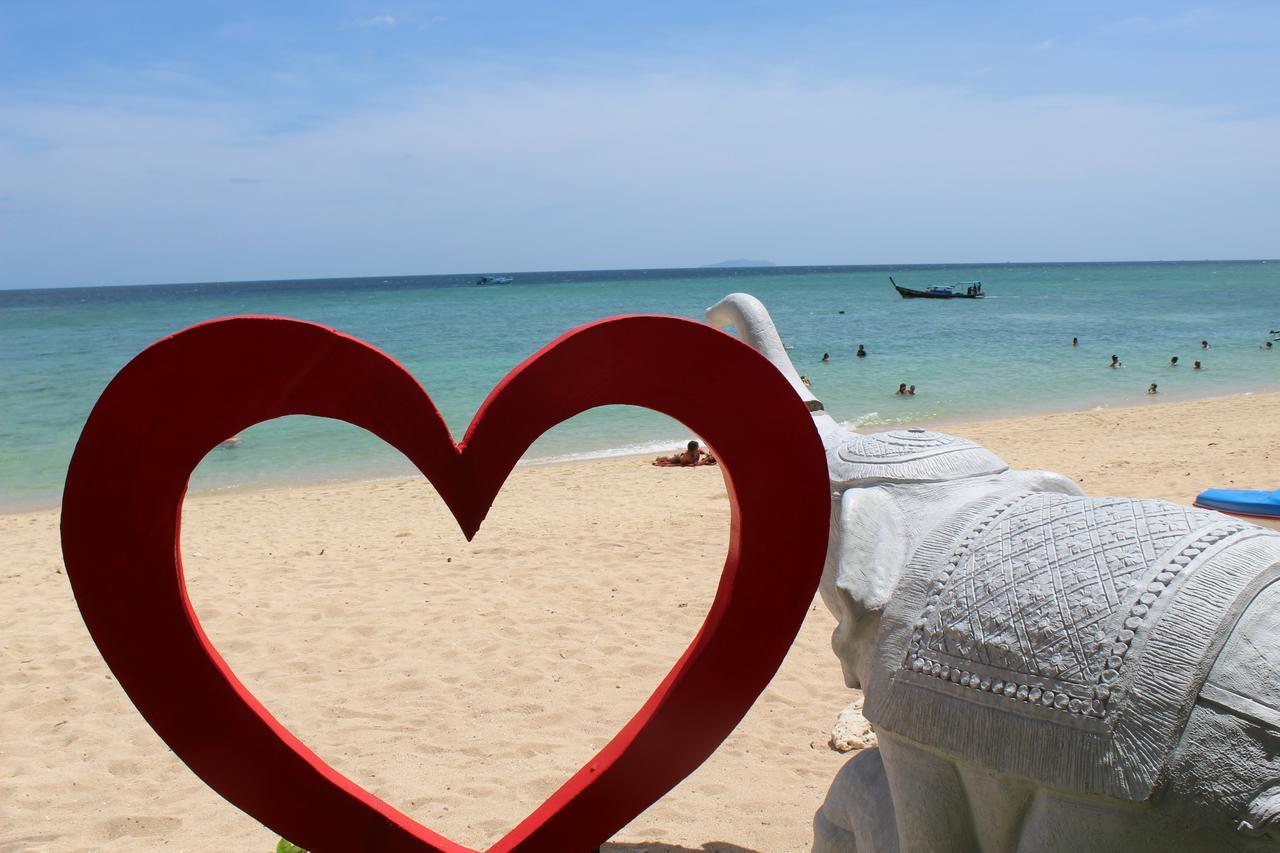 Koh Ngai Paradise Beach Exterior photo
