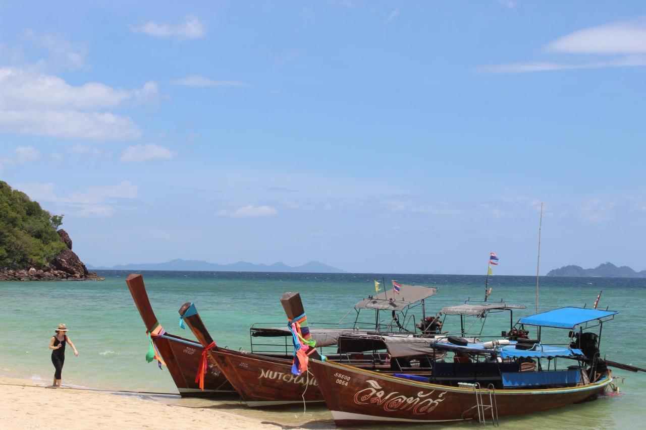 Koh Ngai Paradise Beach Exterior photo